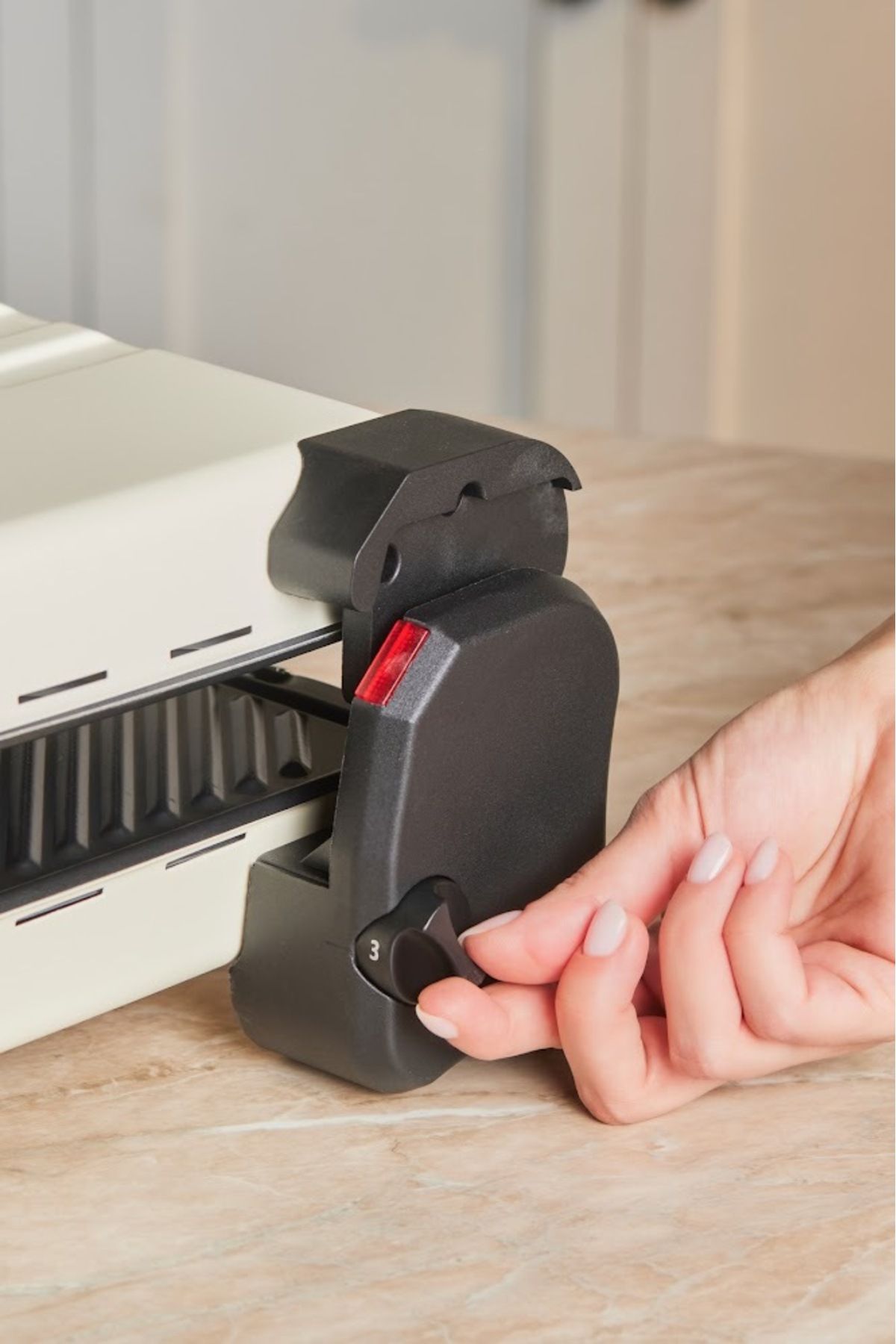 Future Essential Tost Makinesi Matte Krem 1800 W 4 Dilim Kapasiteli