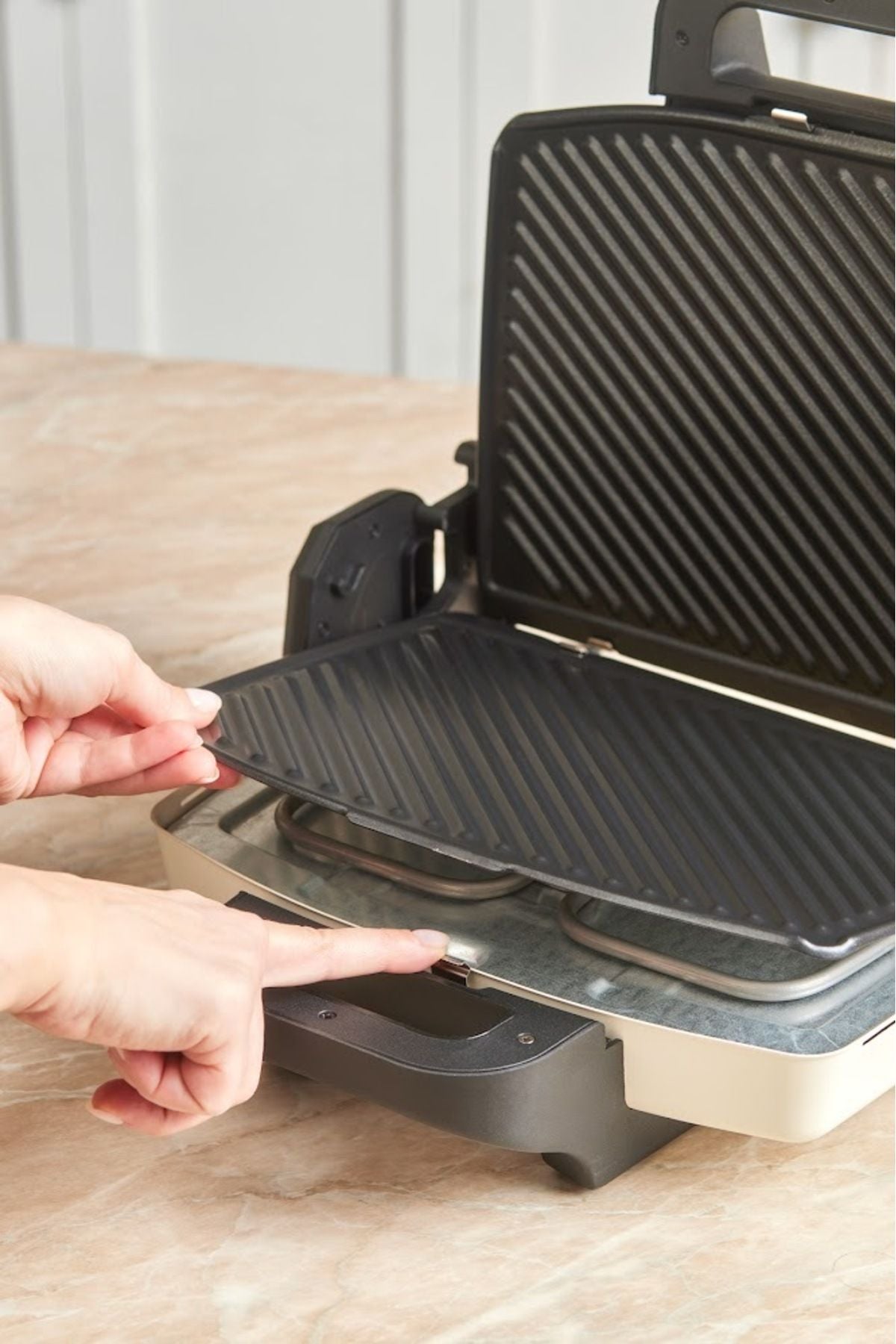 Future Essential Tost Makinesi Matte Krem 1800 W 4 Dilim Kapasiteli