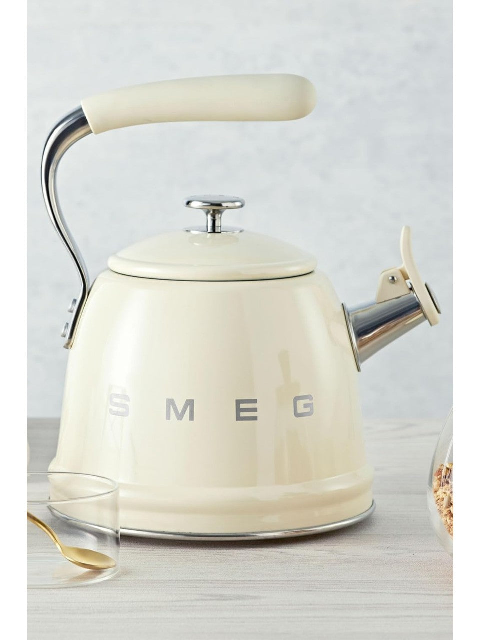 Smeg 50's Style Set Üstü Düdüklü Kettle Su Isıtıcı 2,3 Lt